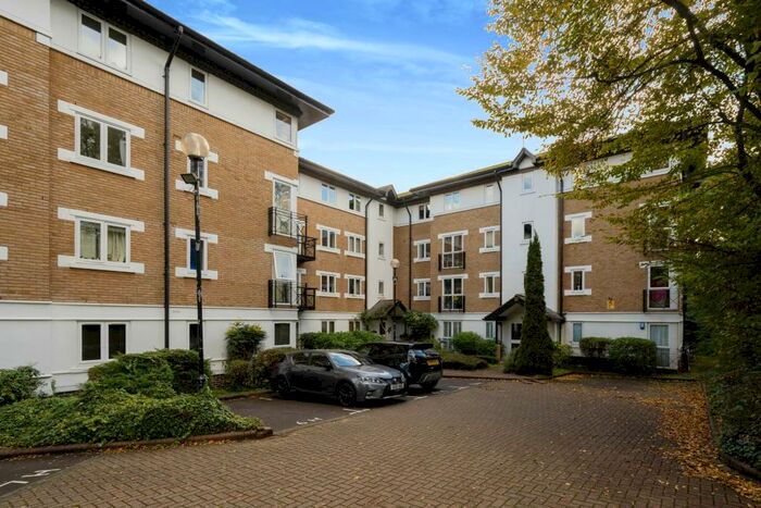 2 Bedroom Flat To Rent In Shelley Court, E11