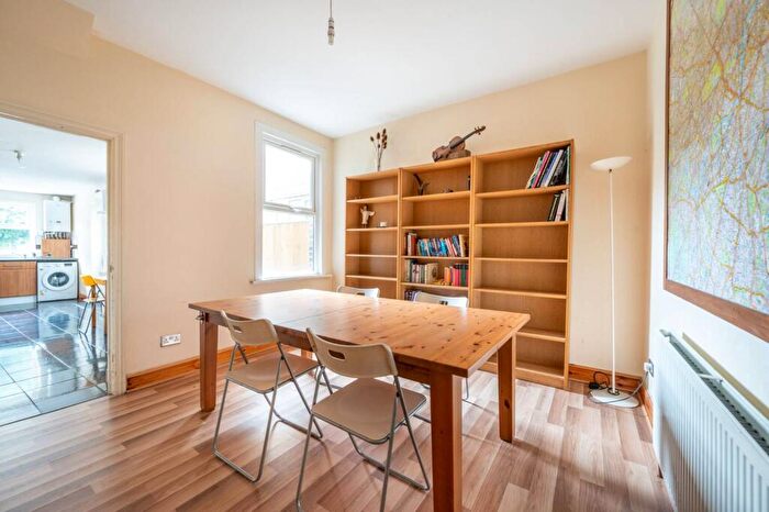 4 Bedroom House To Rent In Leytonstone, Leytonstone, London, E11