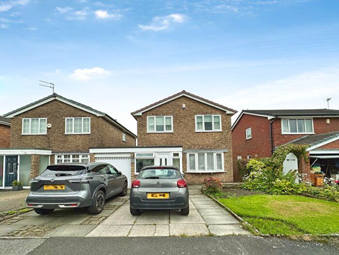 4 Bedroom Detached House For Sale In Grantham Drive, Bury, BL8