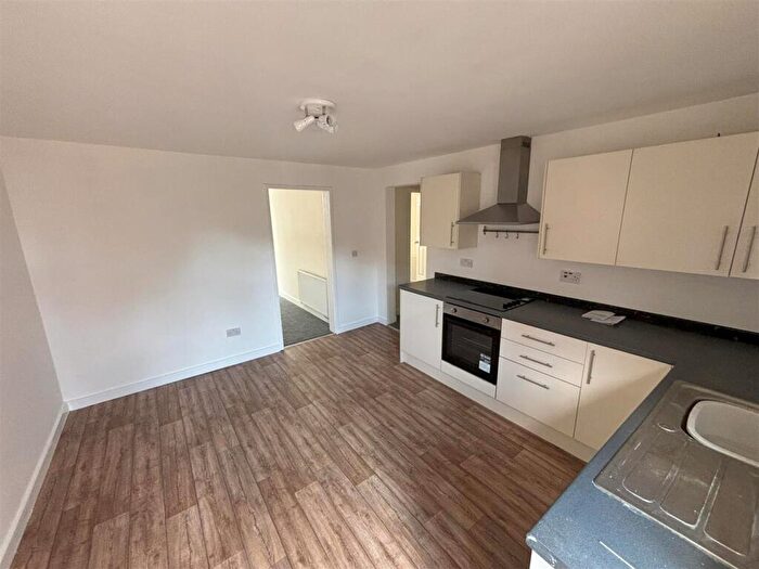 2 Bedroom House To Rent In Holderness Road, Hull, HU9