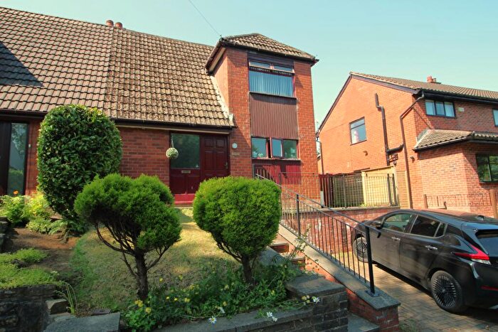 3 Bedroom Semi-Detached House To Rent In Harefield Drive, Heywood, OL10