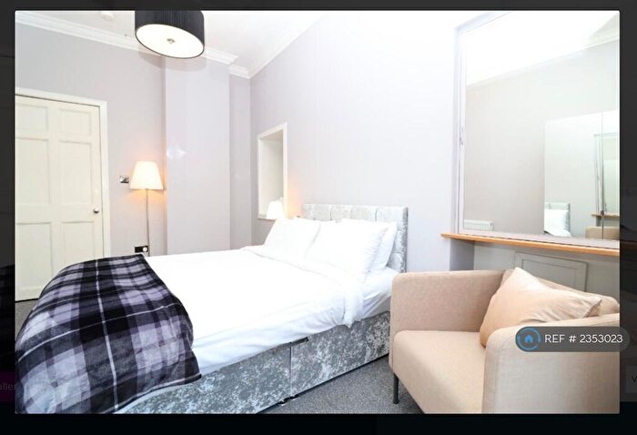 3 Bedroom Flat To Rent In North Claremont Street, Glasgow, G3