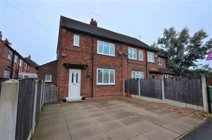 2 Bedroom Semi-Detached House To Rent In Valley Road, Kippax, LS25