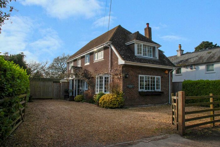 3 Bedroom Detached House For Sale In Waterditch Road, Bransgore, Christchurch, BH23