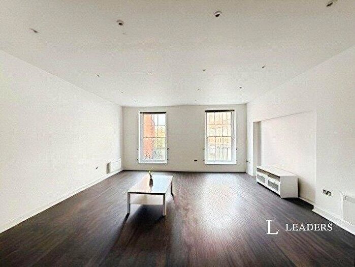 Flat To Rent In North Street, Brighton, East Sussex, BN1