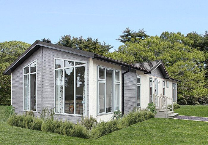 2 Bedroom Park Home For Sale In Linford, Stanford-le-Hope, SS17