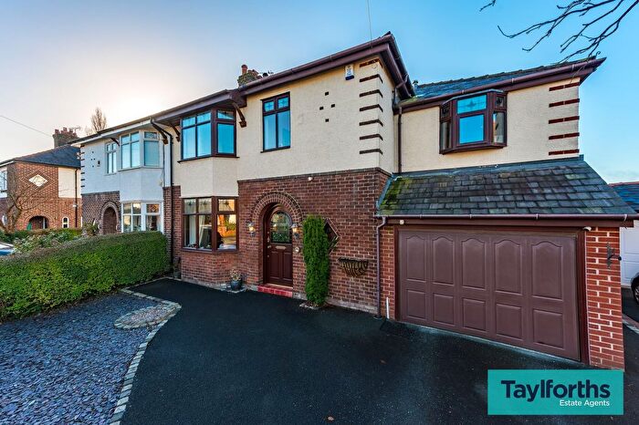 4 Bedroom Semi-Detached House For Sale In Brooklands Avenue, Fulwood, PR2