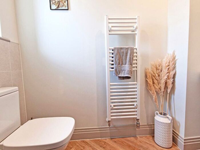 3 Bedroom Terraced House For Sale In Clifton Close, Bicester, OX26