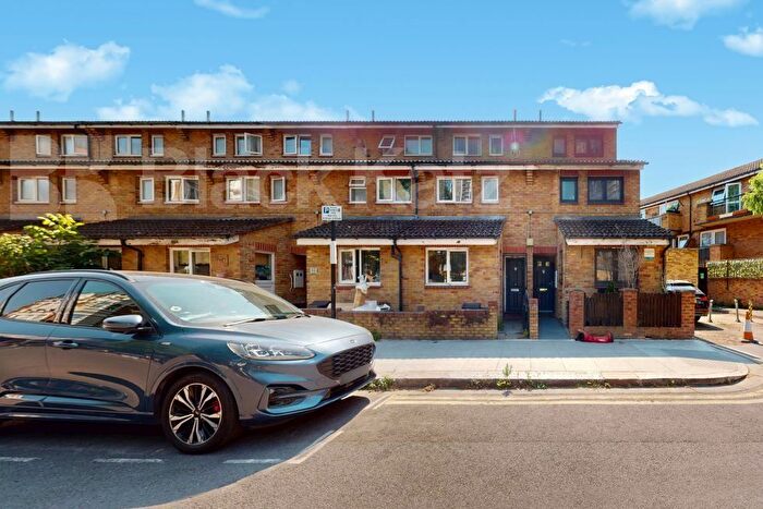 4 Bedroom Terraced House For Sale In Hampton Street, Elephant And Castle, SE17