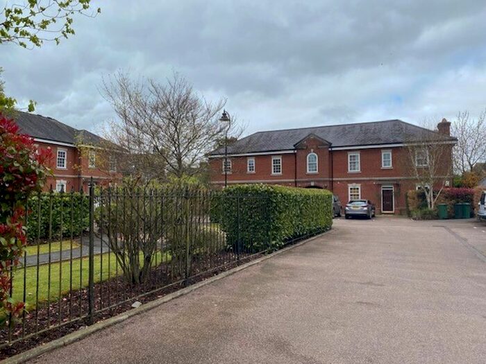 2 Bedroom Flat To Rent In Wallace Square, Coulsdon, CR5