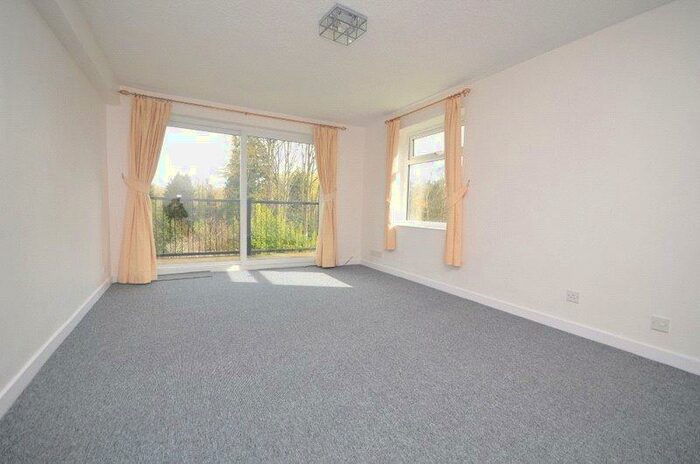 2 Bedroom Maisonette To Rent In Berkeley Drive, Hornchurch, RM11