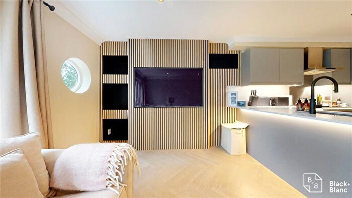 3 Bedroom Apartment To Rent In The Alders, West Wickham, BR4