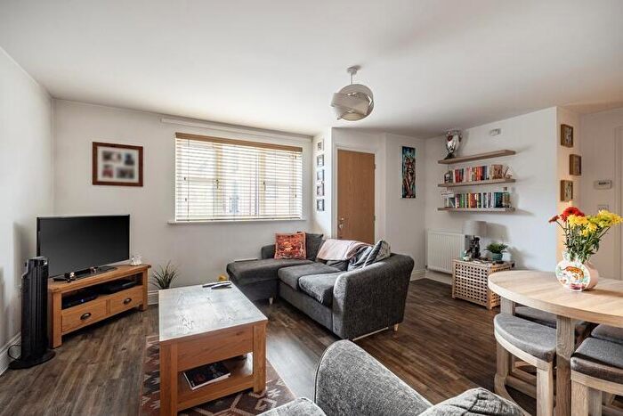 1 Bedroom Flat For Sale In Lime Tree House, Hook, Hampshire, RG27