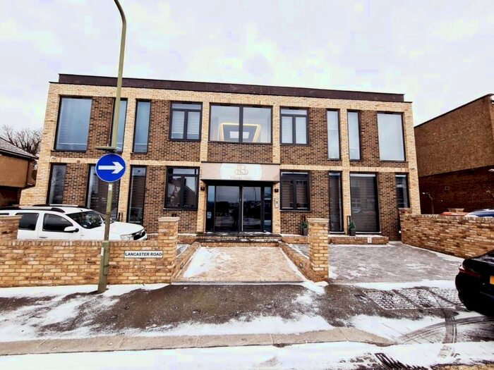 2 Bedroom Flat To Rent In Lancaster Road, New Barnet, Barnet, EN4