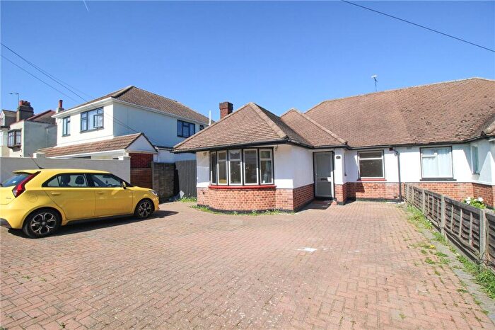 3 Bedroom Bungalow For Sale In Carlingford Drive, Westcliff-on-Sea, Essex, SS0