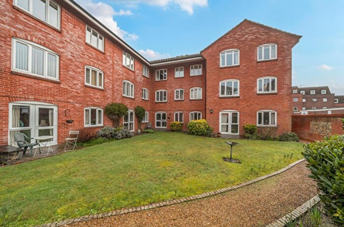 2 Bedroom Property For Sale In Stockbridge Road, Heather Court Stockbridge Road, PO19