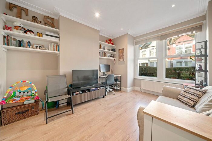 2 Bedroom Flat To Rent In Bickley Street, London, SW17