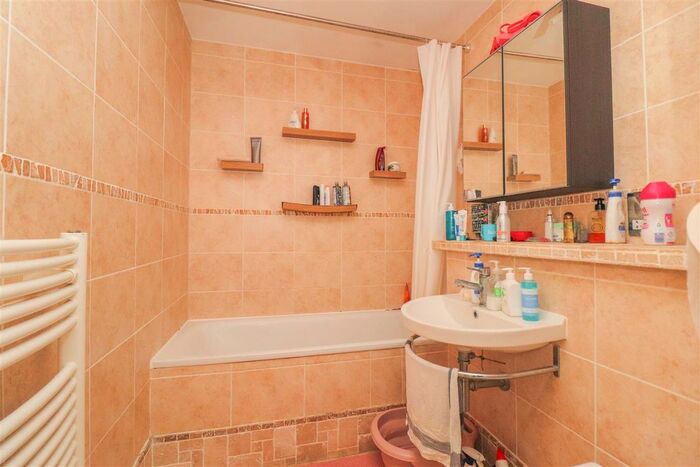 2 Bedroom Flat To Rent In Audley Court, Forge Way, Southend-On-Sea SS1