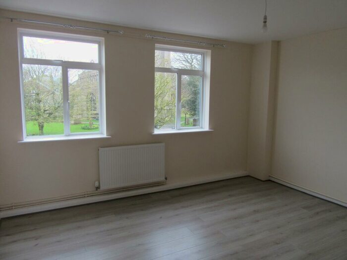 2 Bedroom Flat To Rent In Church Street, Holbeach, PE12