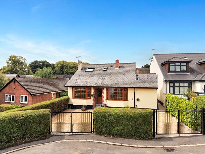 4 Bedroom Detached House For Sale In The Green, Sheffield, South Yorkshire, S17