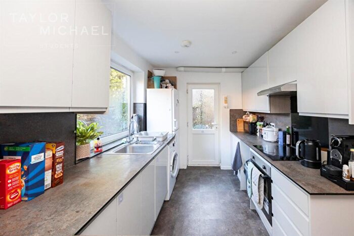 6 Bedroom Semi-Detached House To Rent In Ashurst Road, Brighton, BN2