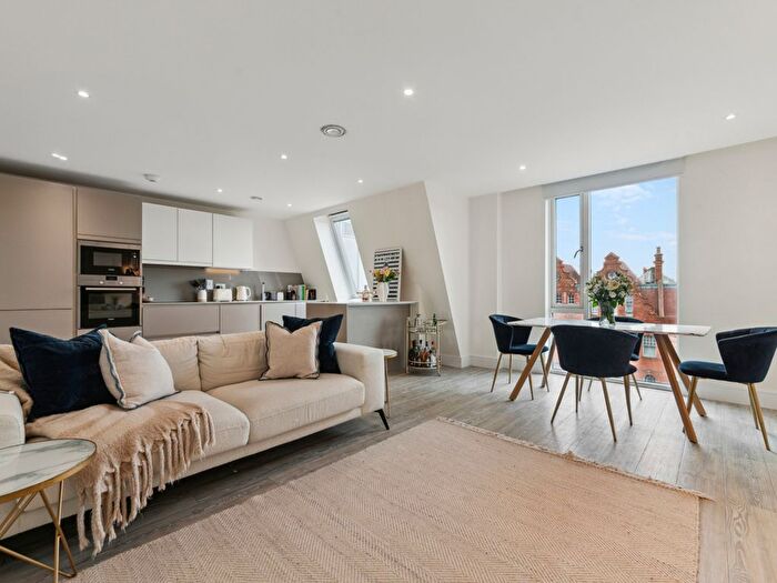 2 Bedroom Flat To Rent In Gaumont Place, London, SW2