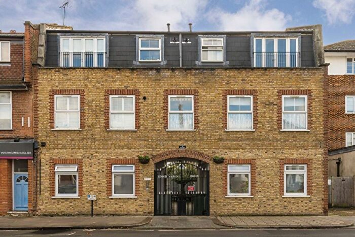 1 Bedroom Flat To Rent In Hampton Road, Twickenham, TW2