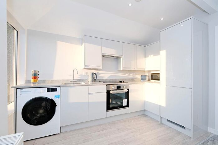 2 Bedroom Flat To Rent In Union Street, Top Floor, Aberdeen, AB11
