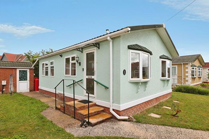 2 Bedroom Park Home For Sale In Mullenscote Mobile Home Park, Weyhill, Andover, SP11
