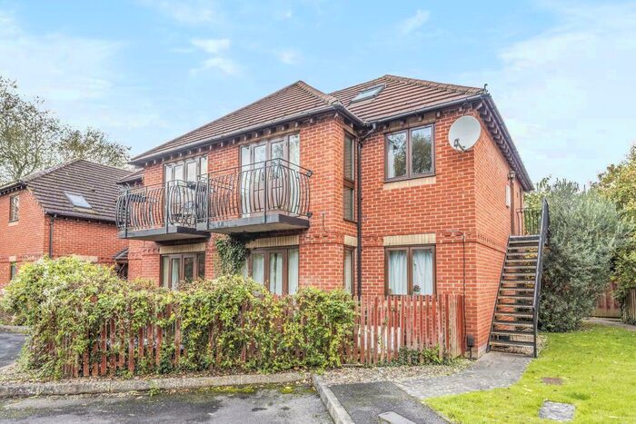 2 Bedroom Maisonette To Rent In Varsity Place, New Hinksey, OX1