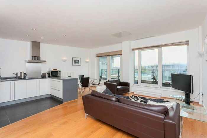 3 Bedroom Flat To Rent In Building, Woolwich, London, SE18