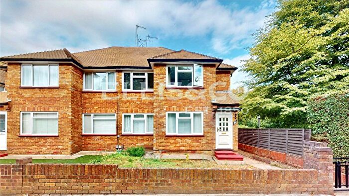 2 Bedroom Maisonette For Sale In Queensbury Road, Wembley, HA0