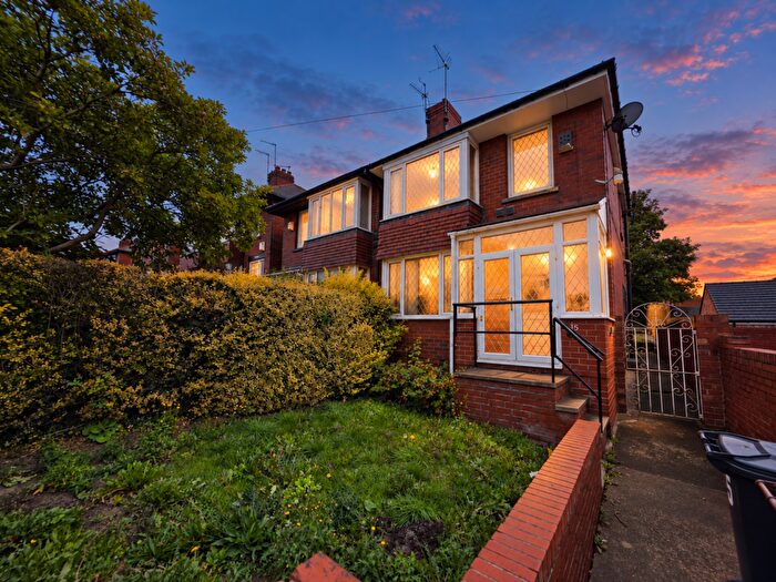 3 Bedroom Semi Detached House For Sale In Harborough Hill Road, Barnsley, S71