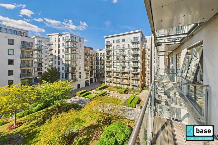 2 Bedroom Flat To Rent In Kara Court, Seven Sea Gardens, Bow, E3