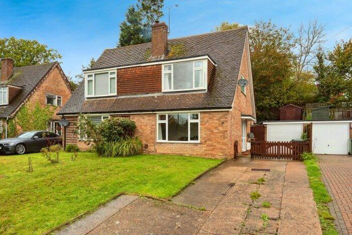 3 Bedroom Semi-Detached House To Rent In Andrews Close, Robertsbridge, TN32