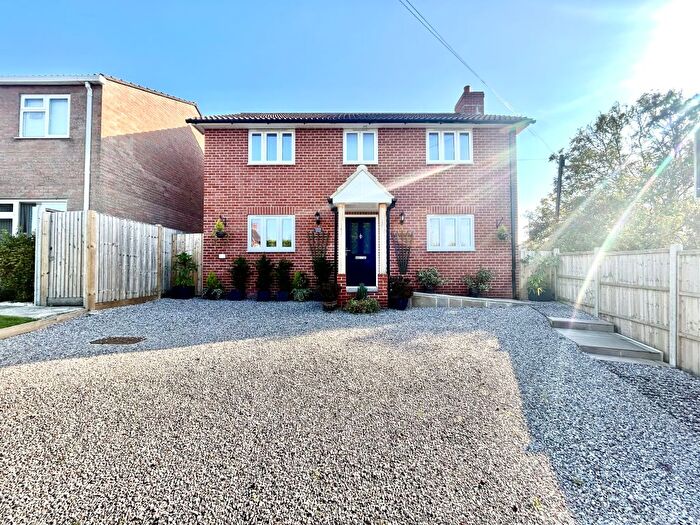 4 Bedroom Detached House For Sale In Corner House, Gillingham, Dorset, SP8