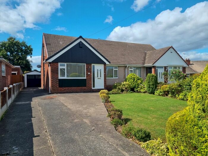 3 Bedroom Bungalow To Rent In Buttermere Avenue, Ellesmere Port, Cheshire, CH65