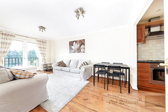 2 Bedroom Flat For Sale In Connaught Mews, Jesmond, Newcastle Uon Tyne, NE2