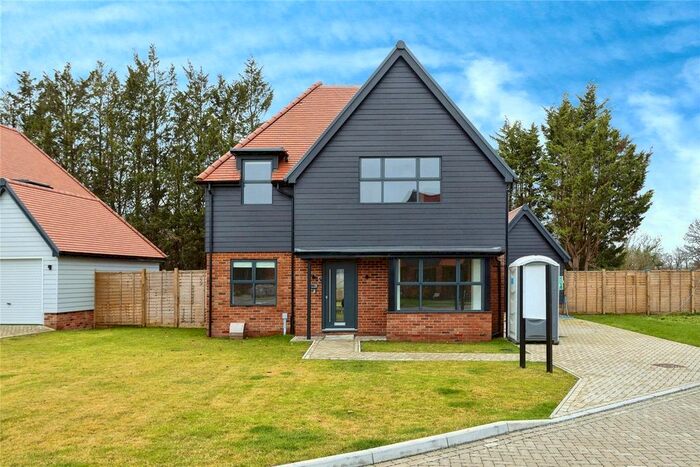 4 Bedroom Detached House For Sale In Willow Lane, Paddock Wood, Tonbridge, Kent, TN12