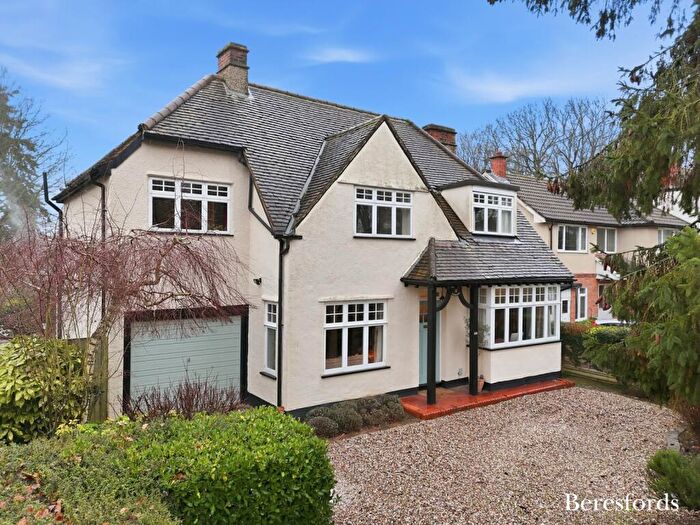 4 Bedroom Detached House For Sale In Shenfield Gardens, Hutton, CM13