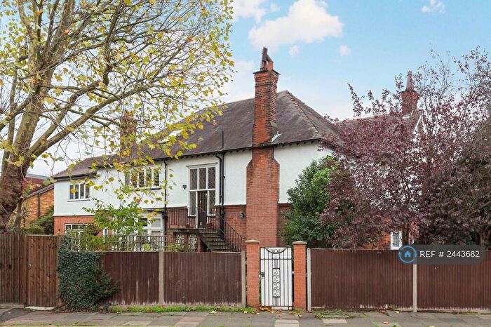 3 Bedroom Flat To Rent In Exeter Road, London, NW2