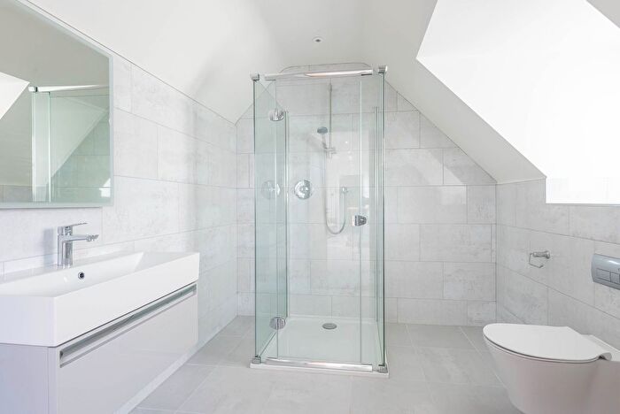 5 Bedroom Detached House For Sale In High Street, Standlake, OX29
