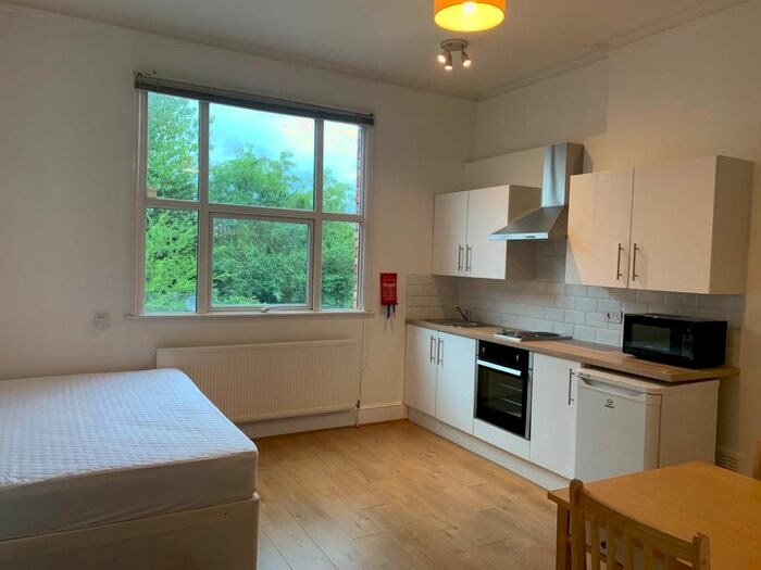 Studio To Rent In Manstone Road, Kilburn, London, NW2