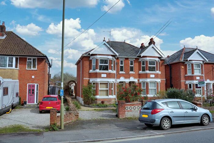 3 Bedroom Semi Detached House For Sale In Romsey, SO51