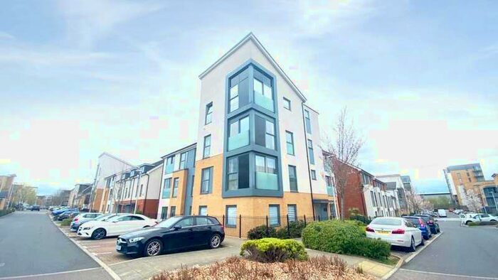 1 Bedroom Apartment To Rent In Midgham Way, Reading, Berkshire, RG2