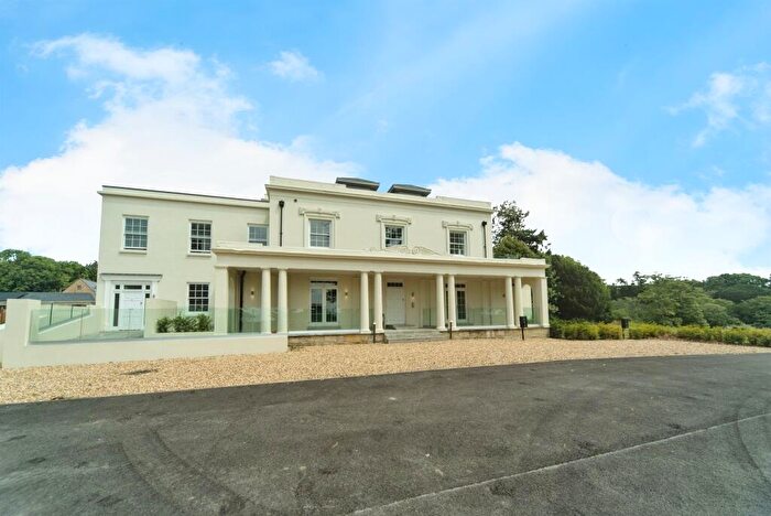 2 Bedroom Apartment For Sale In Ardingly Road, Lindfield, Haywards Heath, RH16