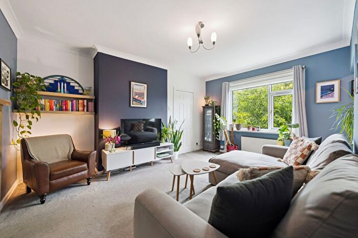 2 Bedroom Flat For Sale In Glencroft Road, Croftfoot, Glasgow, G44