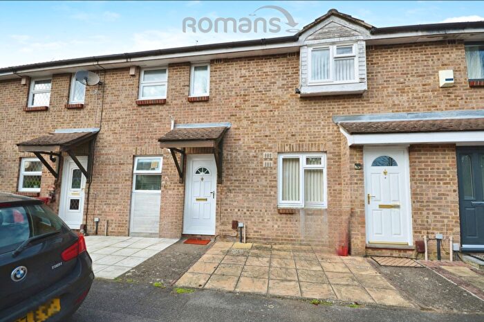 2 Bedroom Terraced House To Rent In Frogmore Close, Slough, SL1