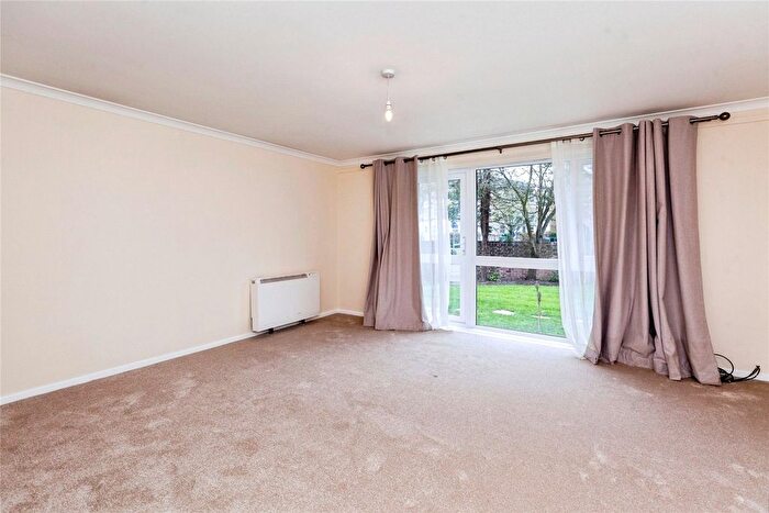 2 Bedroom Flat To Rent In Crossways Court, Osborne Road, Windsor, SL4