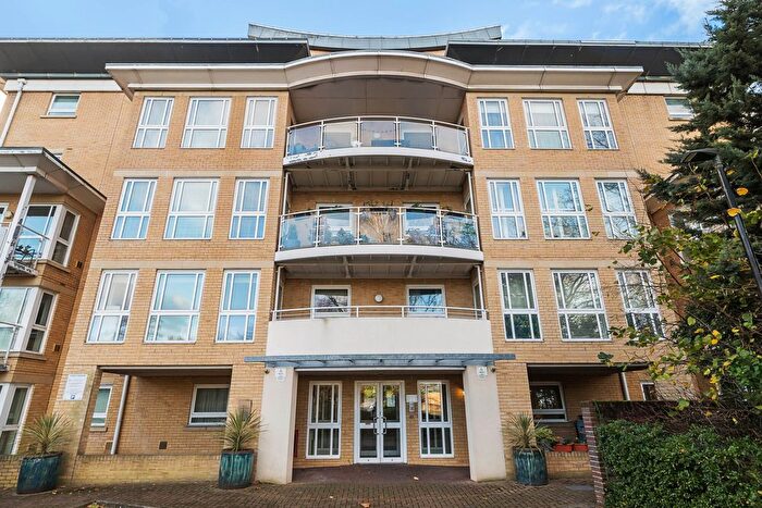 2 Bedroom Flat For Sale In Wheeler Place, Bromley, Kent, BR2